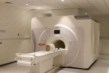MRI and fMRI, machine